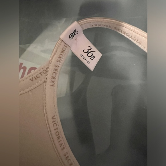 Victoria Secret Push Up - Picture 2 of 4